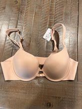Load image into Gallery viewer, Auden NWT beige 36B Light Lift Plunge padded bra
