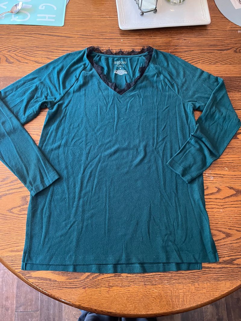 A Glow soft lightweight sweater Green  Women's Med 8-10