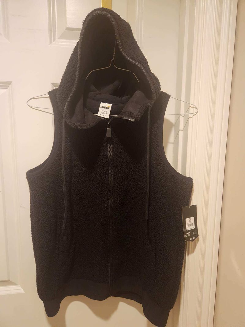Avia Vest hooded blk sherpa, new Women's - S