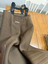 Load image into Gallery viewer, Fishing waders Boys size 7 Magellan
