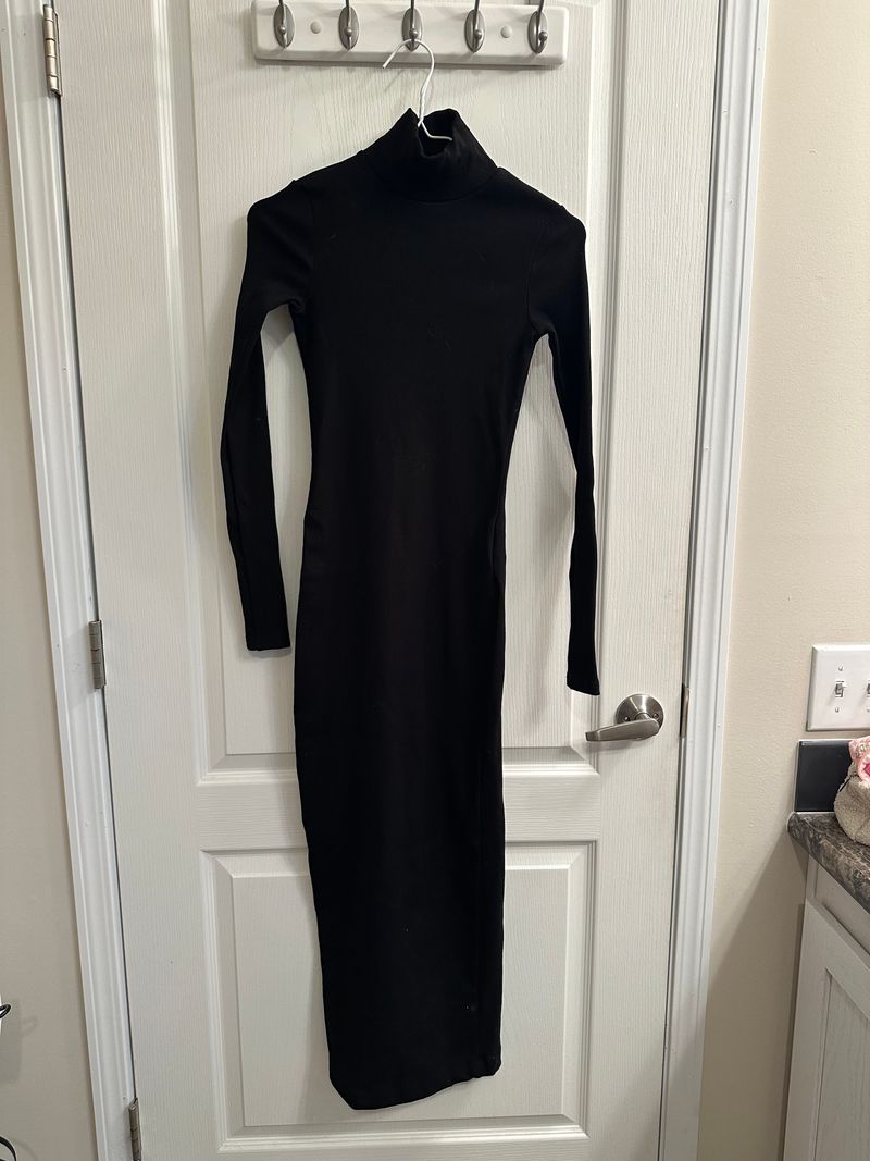 Bump friendly Black mock neck fitted maxi dress Women's XS 0-2