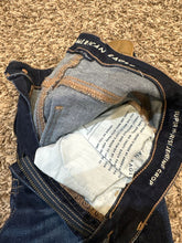 Load image into Gallery viewer, American Eagle Next Level Stretch Jeans Women&#39;s 6
