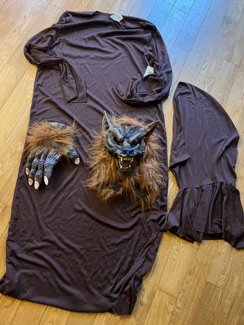 Werewolf, gown, hood, mask, one glove, OSFM, EUC Adult