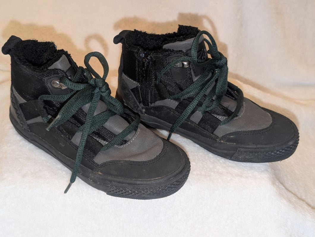 Zara Waterproof boots, fur lined 11 (Lil' Kid)