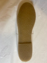 Load image into Gallery viewer, LARMOUR NIB white shoes 3 (Big Kid)
