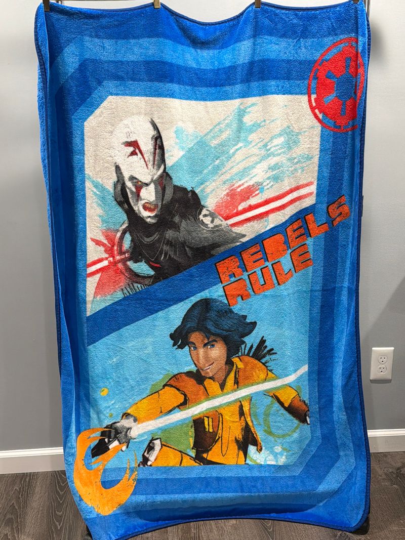 Star Wars Rebels Soft, minimal wear with lots of life, smoke and pet free Blanket