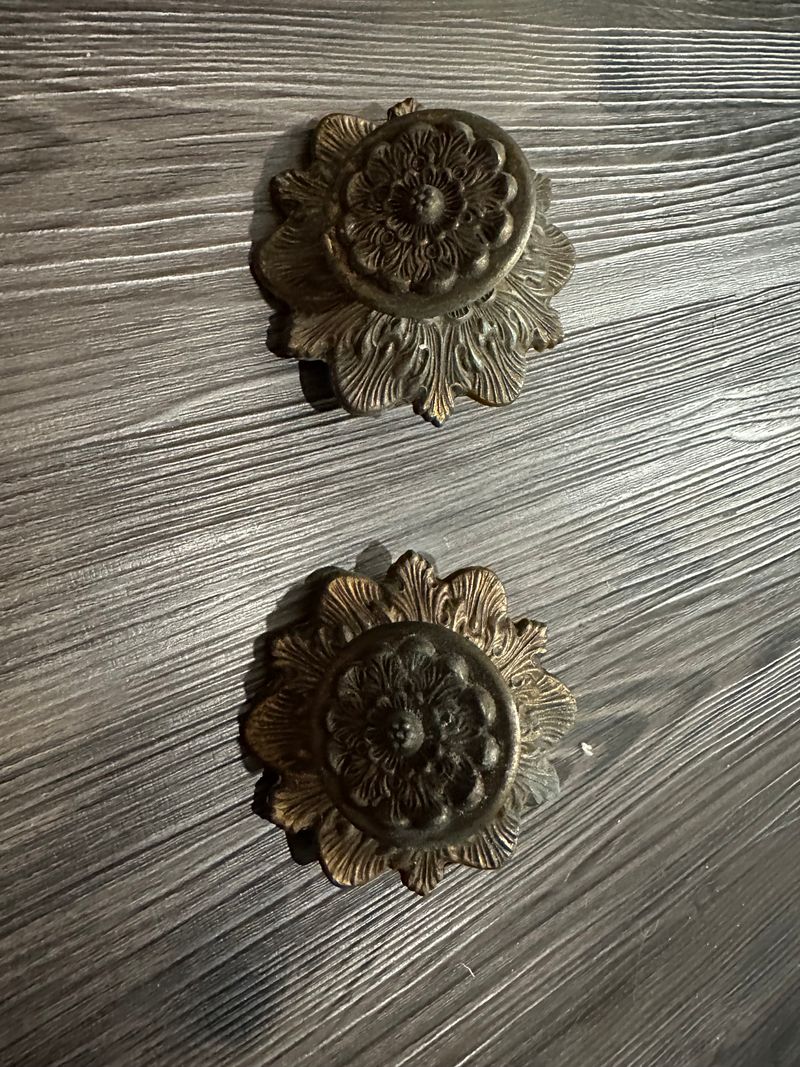 NA VGU 2 vintage knobs