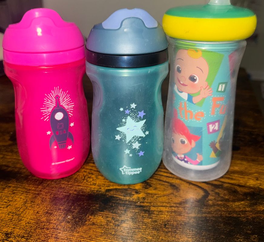 Unknown 3 sippy cups