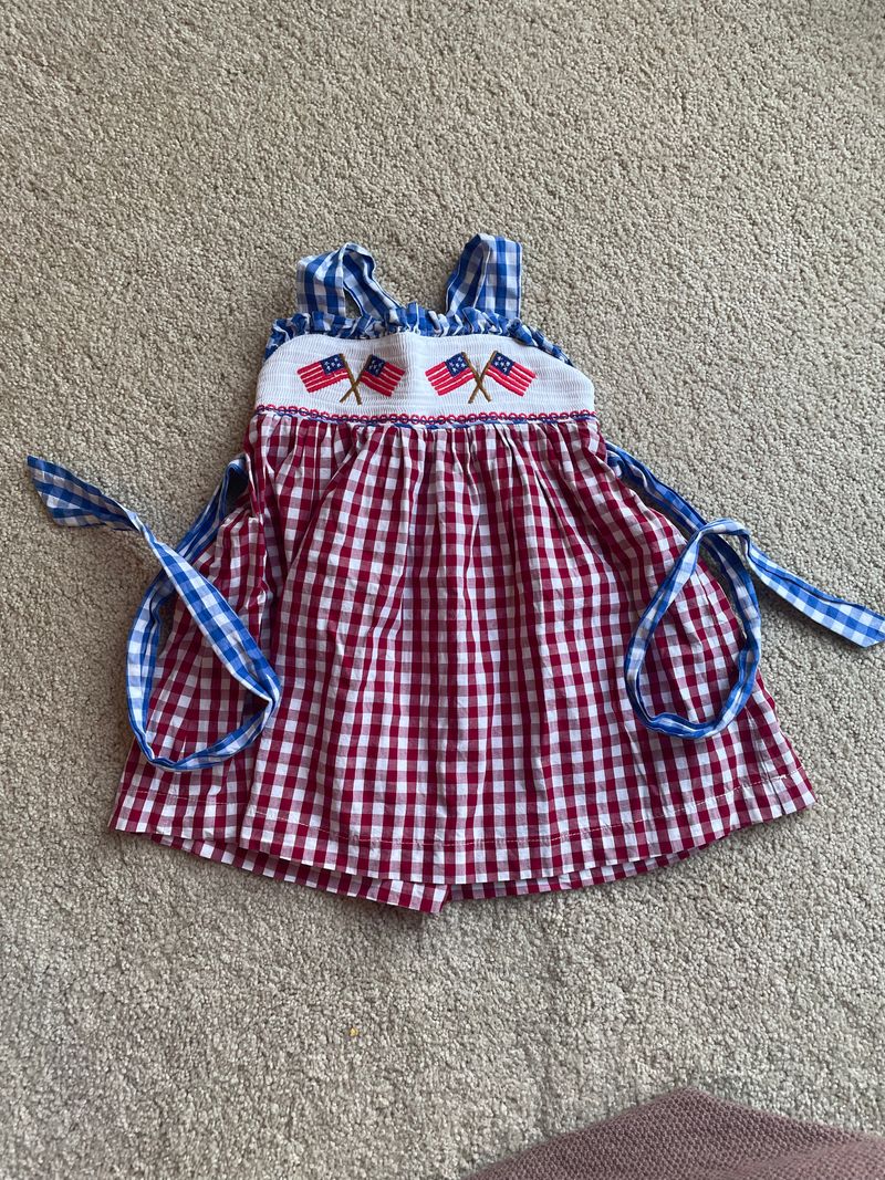 Lil Cactus, 2T, American flag dress EUC, red/white/blue American flag dress. Ties around back 2T