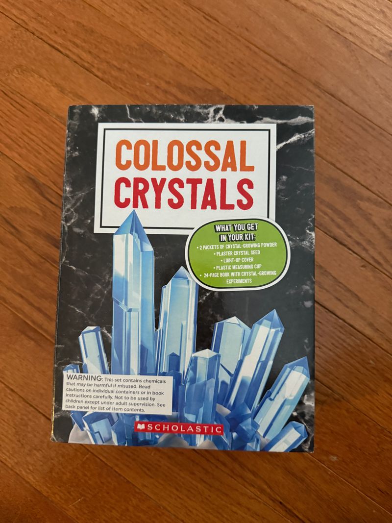 Scholastic Colossal crystals kit. New!  Educational