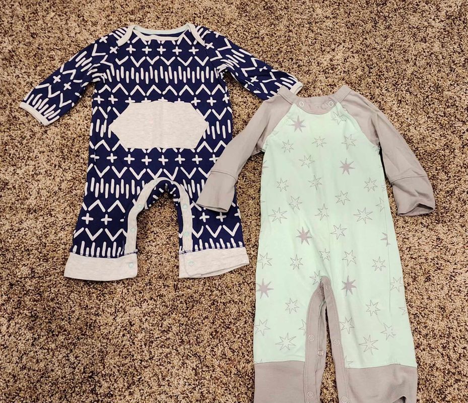 0-3 mo. Long sleeve rompers.  Newborn