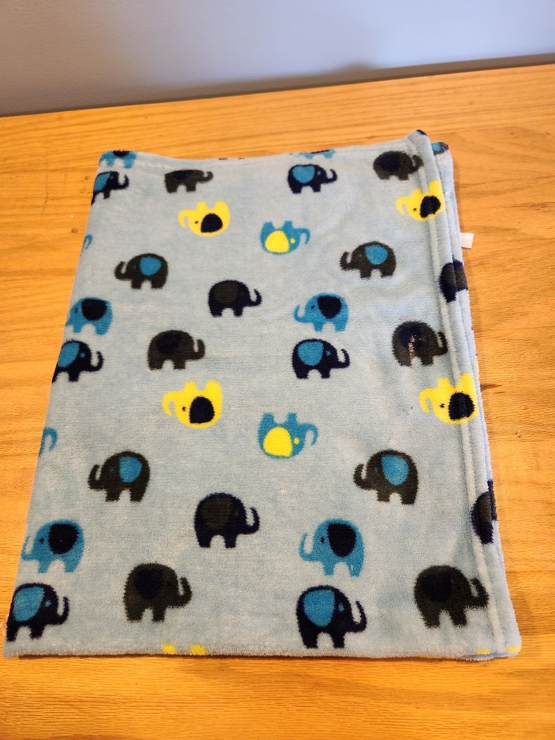 Parents choice Blue elephant pattern plush baby blanket, 2.5 x 5, like new Blanket