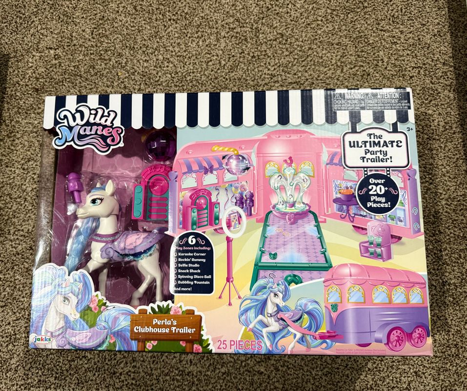 Brand New in box Wild Manes Trailer Brand NIB Wild Manes Trailer with light up water fountain Pretend Toy