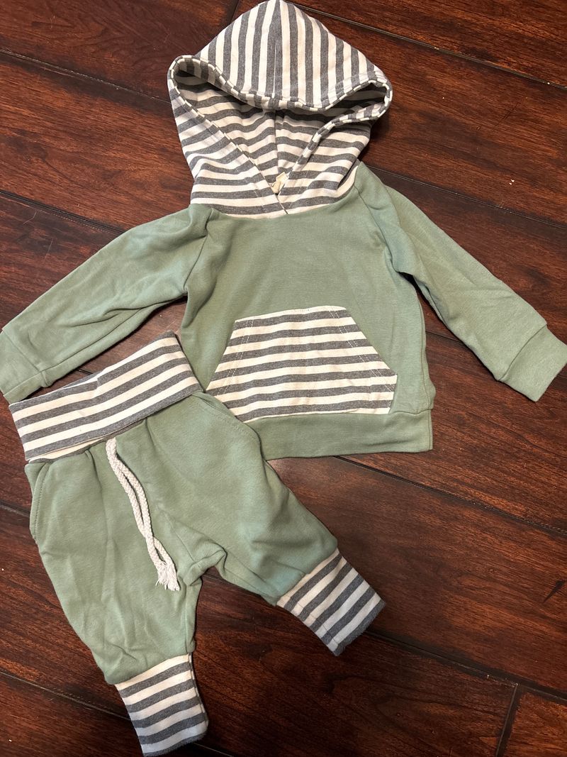 3-6 month Amazon brand Green and striped sweatsuit 3 Months