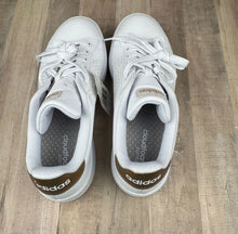 Load image into Gallery viewer, Adidas new Advantage White Cloudfoam Tennis Shoes Gold 8-1/2 (Adult)

