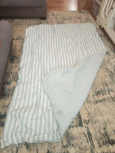 Load image into Gallery viewer, Blank/Comforter Room essentials Reversible blanket light green &amp; white. no stains. barely used Twin
