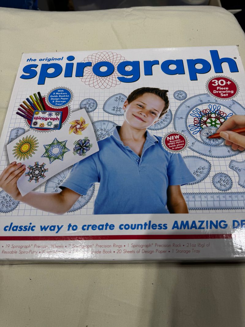 Hasbro Spirograph set