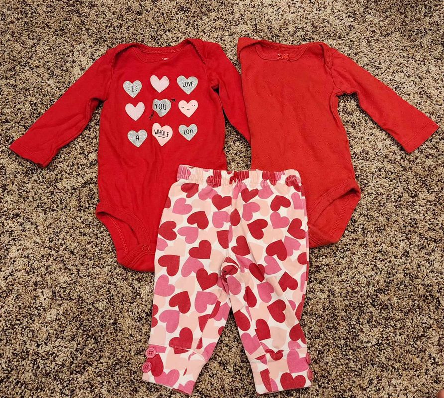3 mo. Valentine's Day. 2 red long sleeve onsies. 1 heart pants. 3 Months