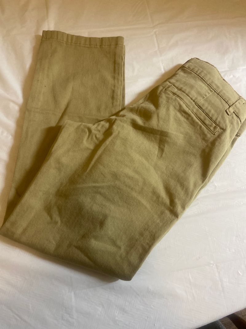 Childrens Place NWOT Khakis husky 8