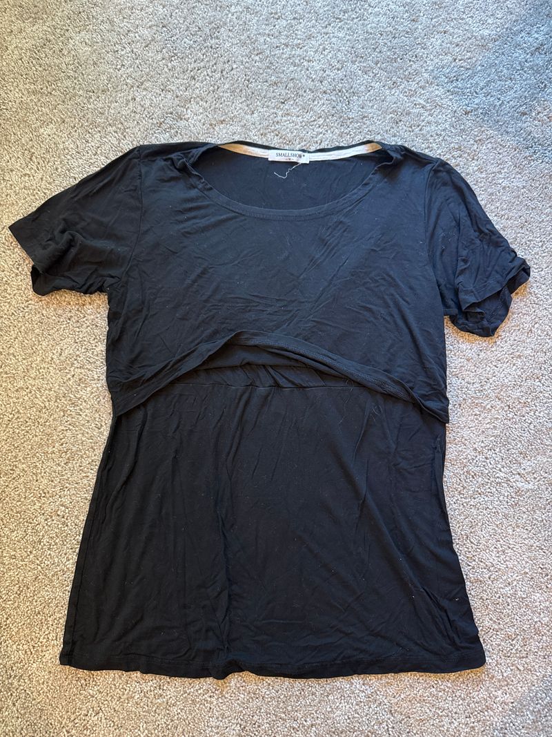 Smallshow Breastfeeding tshirt size medium Black lift flap access, soft rayon fabric