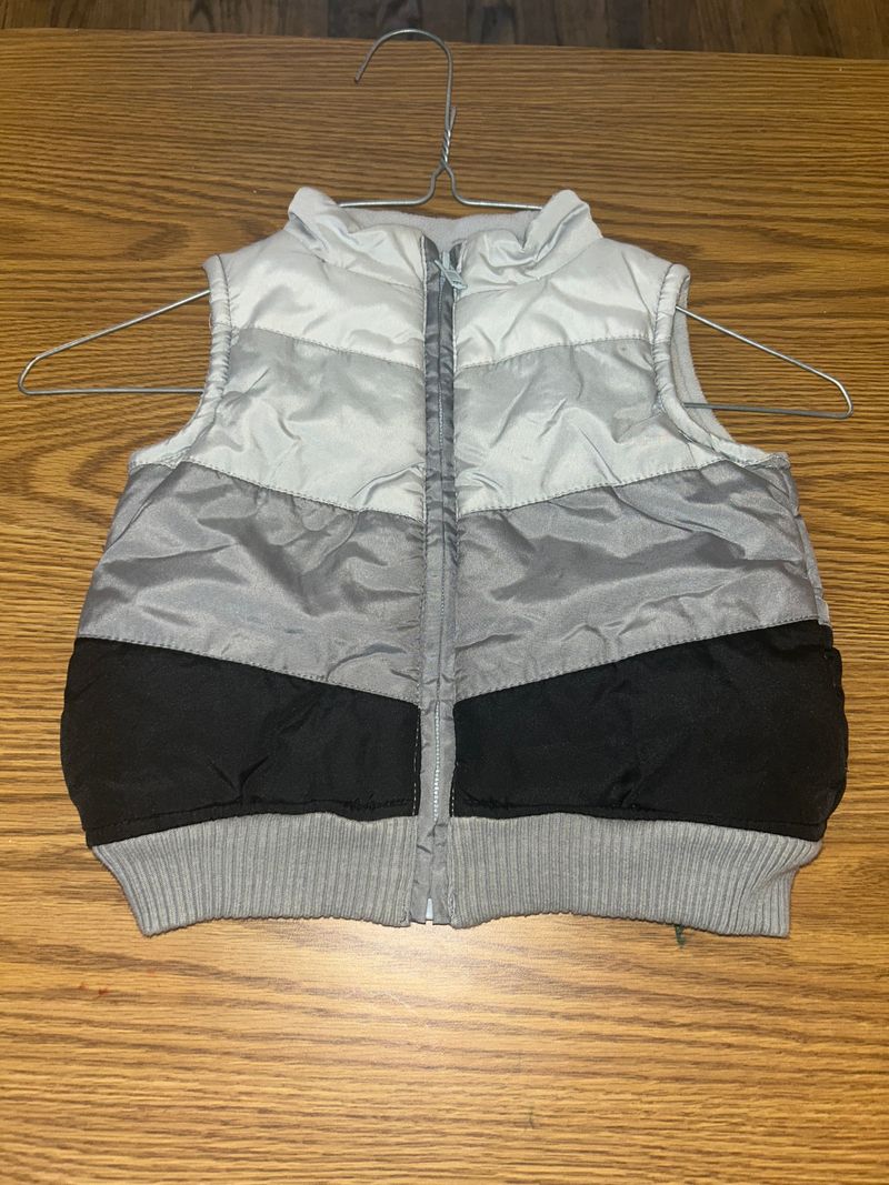 6to12months Gymboree Gray black puffy vest 6 Months