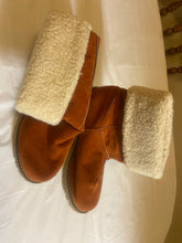 Load image into Gallery viewer, Boots Orange New Boots small heel 5-1/2 (Adult)
