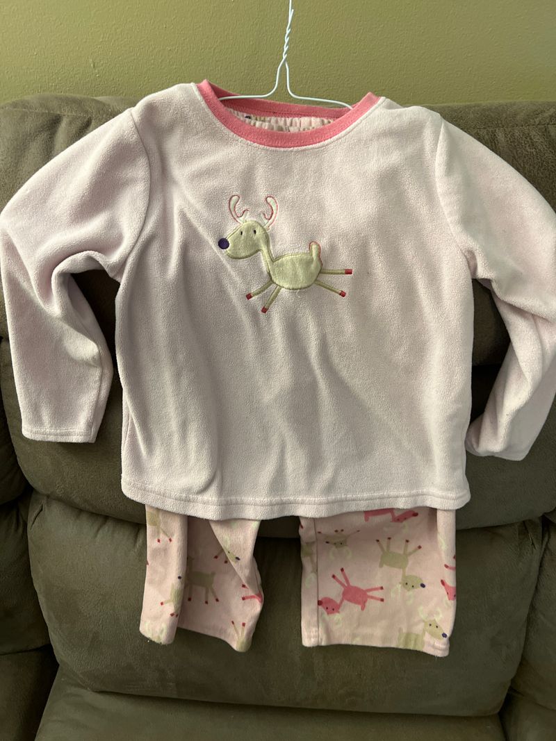 Carters pink reindeer pajamas 2 piece 4T