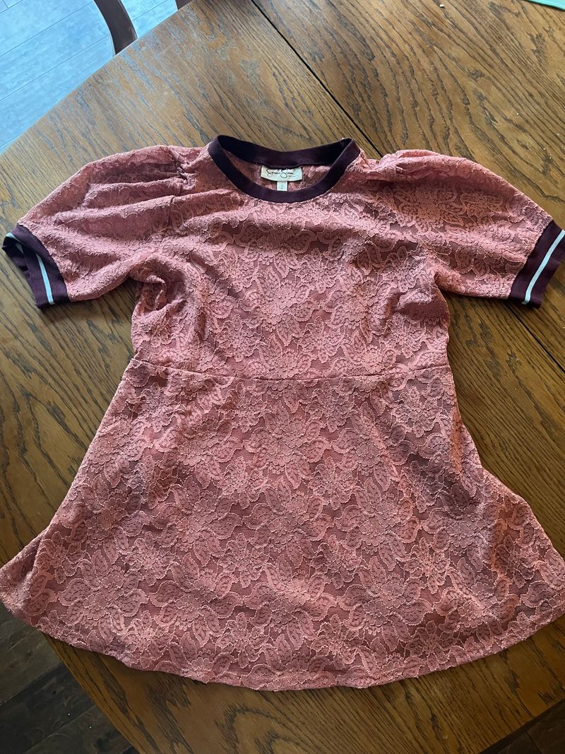 Jessica Simpson Lace Tshirt  Women's Med 8-10