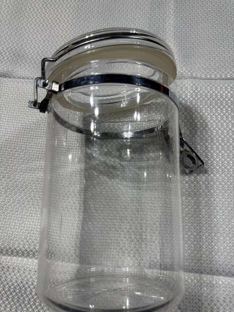 6-8 inch plastic jar Hinge top jar with seal
