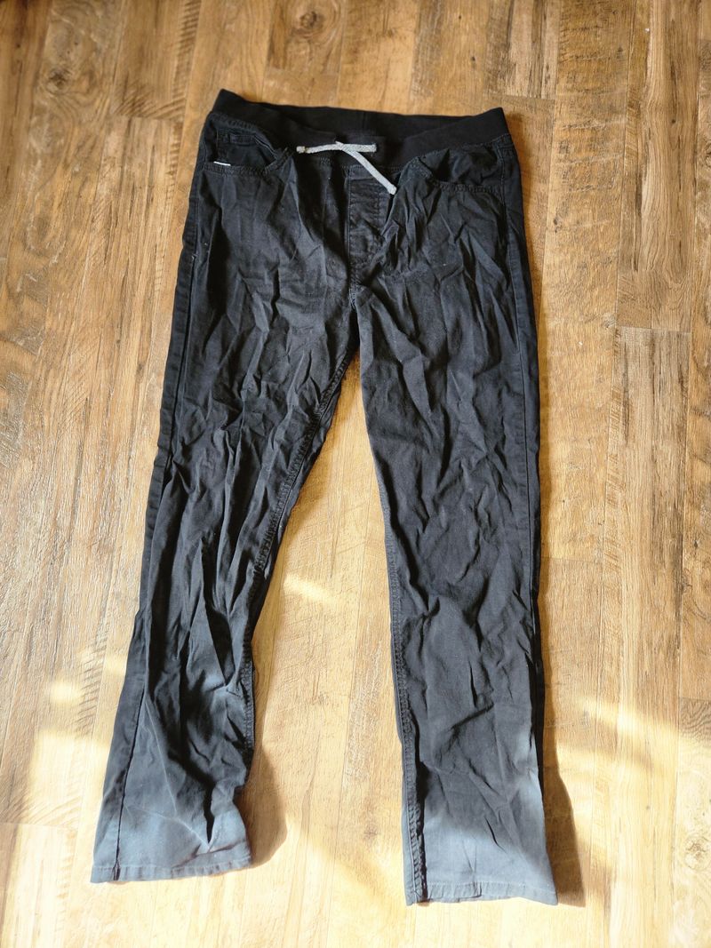 Lee Black pants elastic waist 16