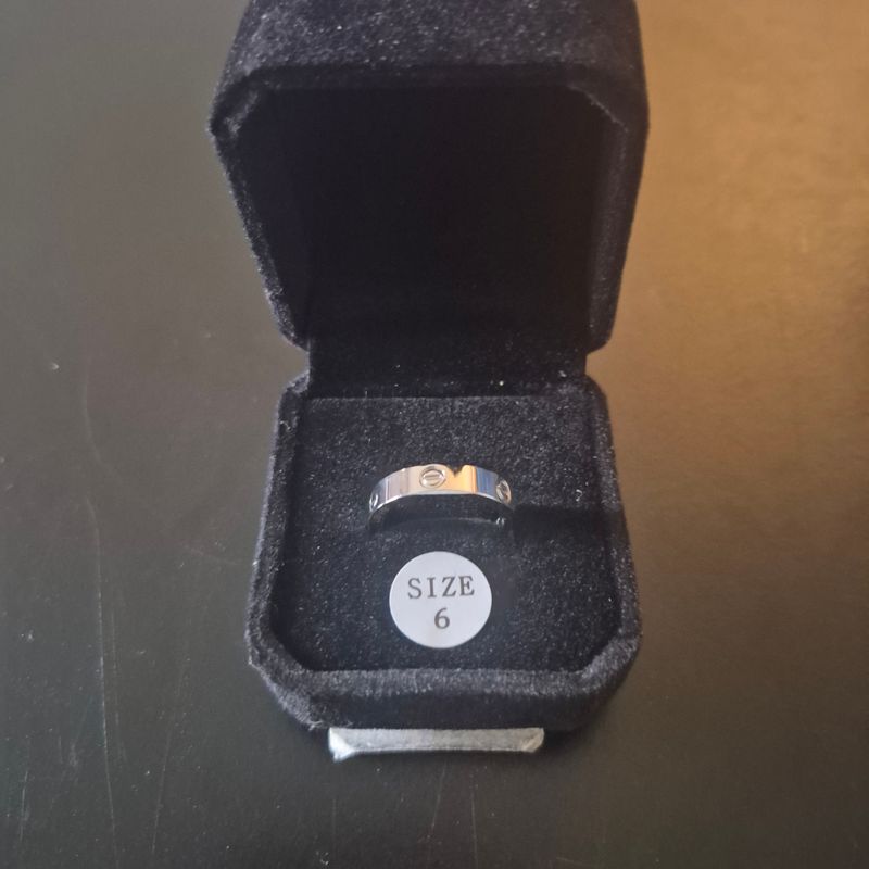 Silver Ring Size 6 NIB