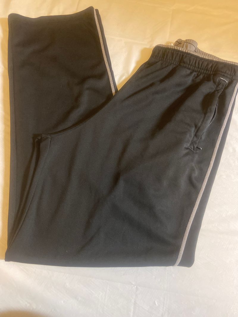 Athletic Pants Black with  zippered pockets Men's - L