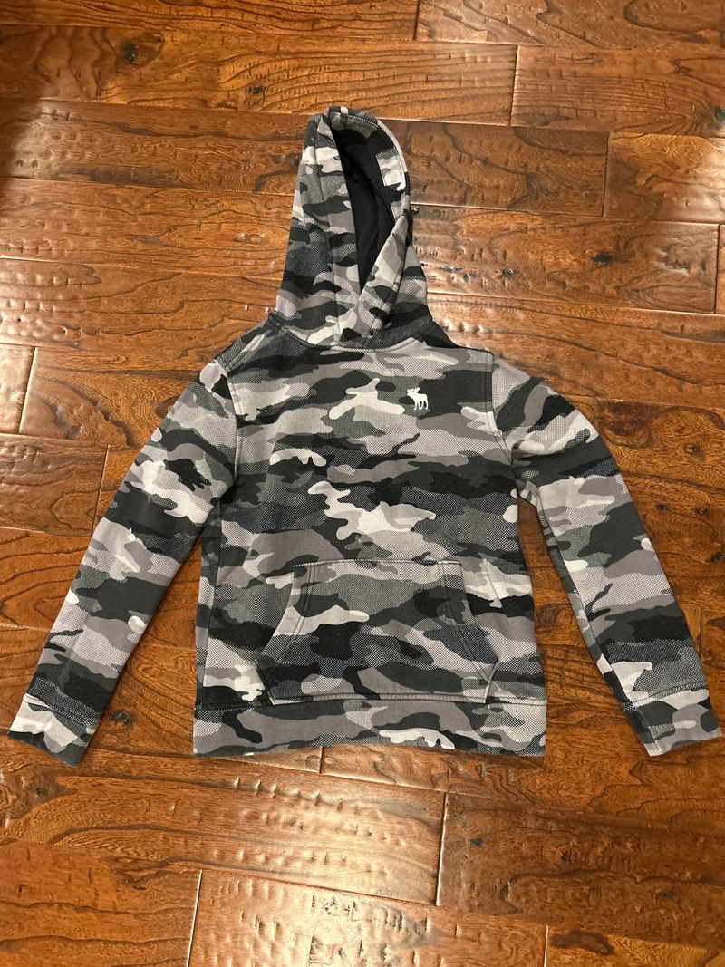 Abercrombie kids Size 11/12 camo hoodie black gray 12
