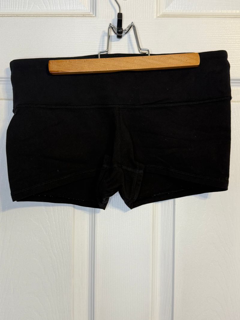 Lululemon Black compression shorts size 8. Women's - M