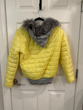 Load image into Gallery viewer, Like new yellow puffer coat with faux fur collar Gray sweater hoodie look underneath Women&#39;s - M
