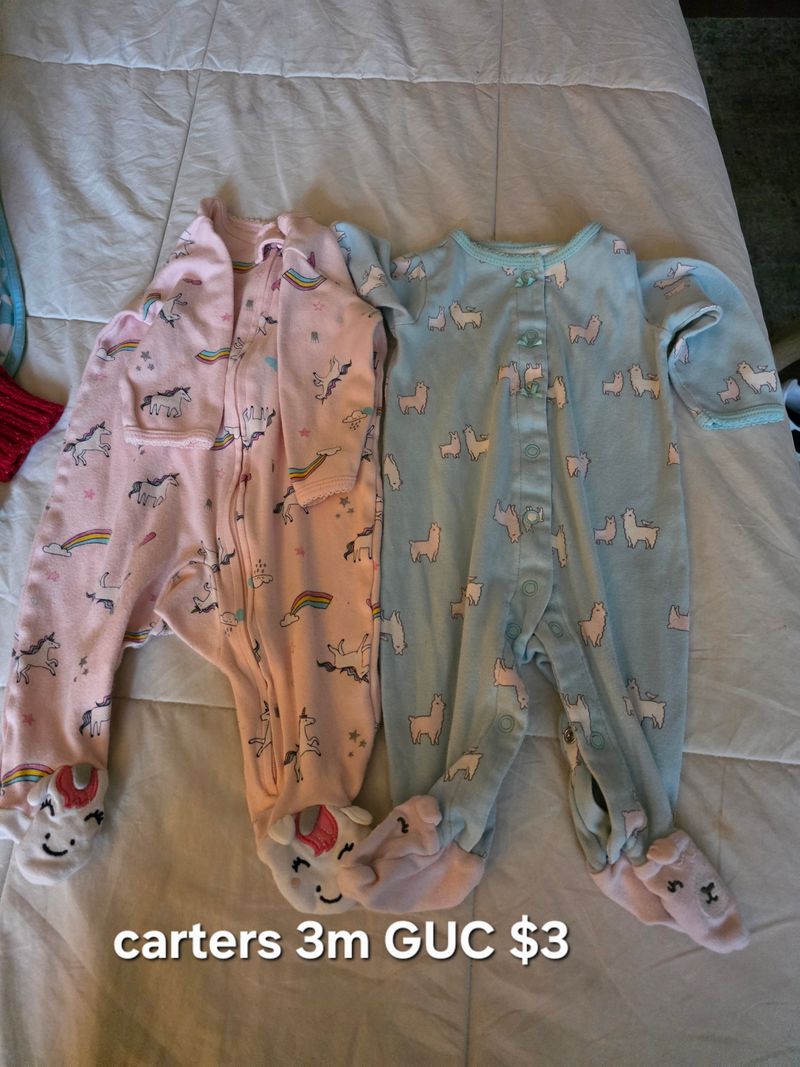 Carter's 2 carters footed sleepers 3 Months