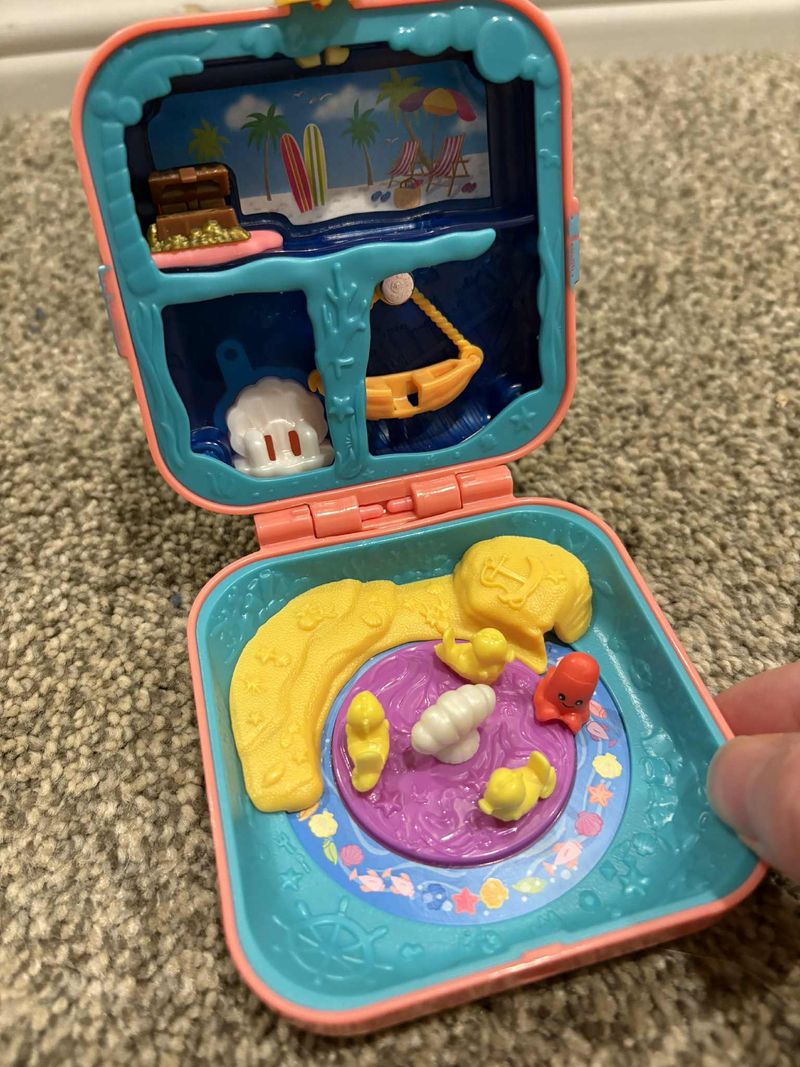 Polly Pocket, no doll  Dolls and Accessories