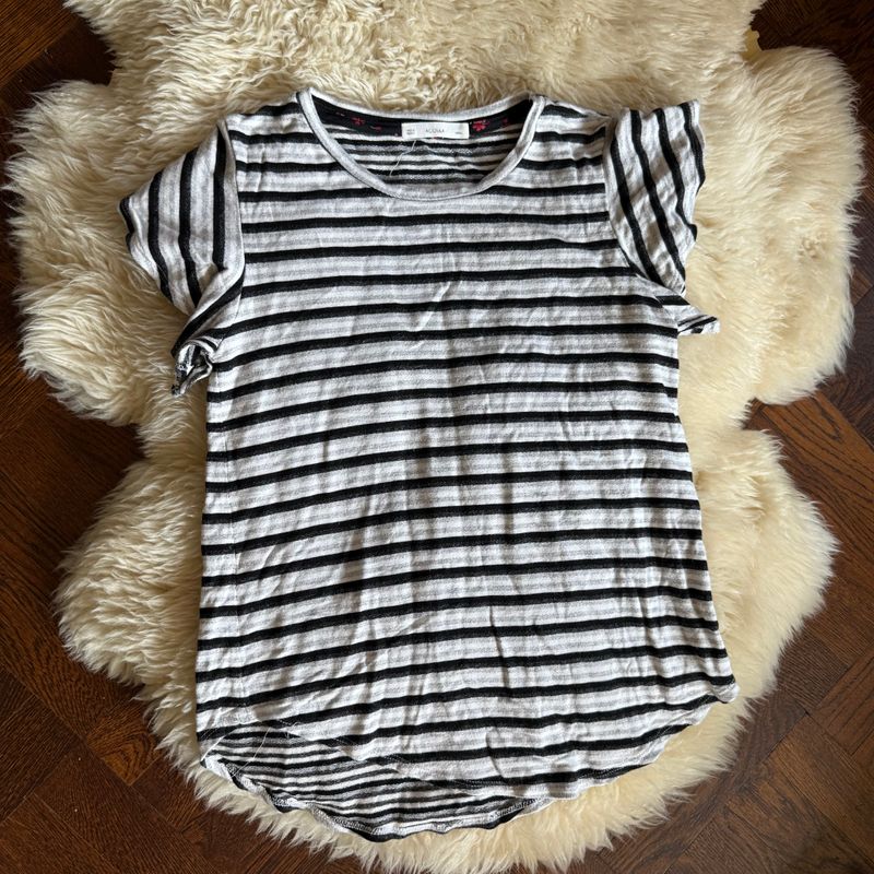 ACOS & A brand soft knit top. Gray, black stripe Flutter sleeve. Tagged small. Vguc Women's - S