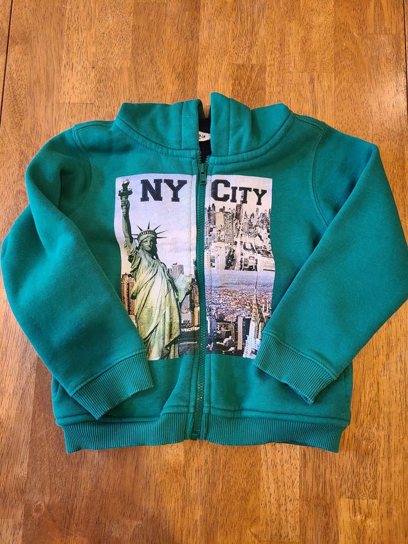 2-3 Beebay green New York City green zip up hooded sweatshirt 2T
