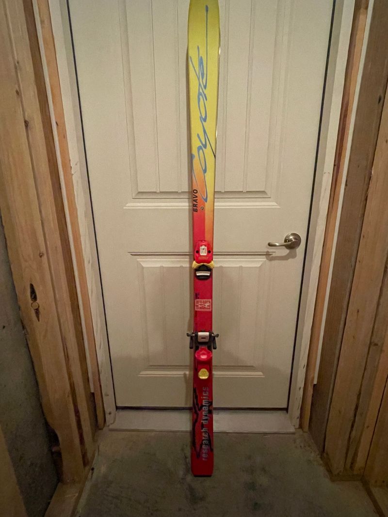 Research dynamics coyote skis EUC 170 cm length includes 630 tyrolla bindings