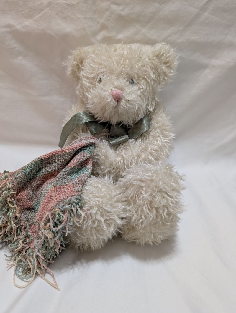 Boyds Bears & Friends Snoozie- white bear with pastel blanket Plush Toys
