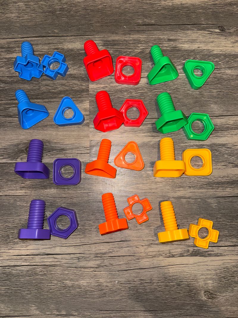 Skoolzy Jumbo Nuts & Bolts Stem Learning Construct 24 pcs. Montessori Match shapes & colors. EUC Building