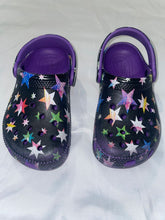 Load image into Gallery viewer, Crocs Purple and black star multi color crocs 9 (Lil&#39; Kid)

