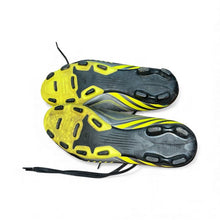 Load image into Gallery viewer, Predito Lace up indoor cleats
