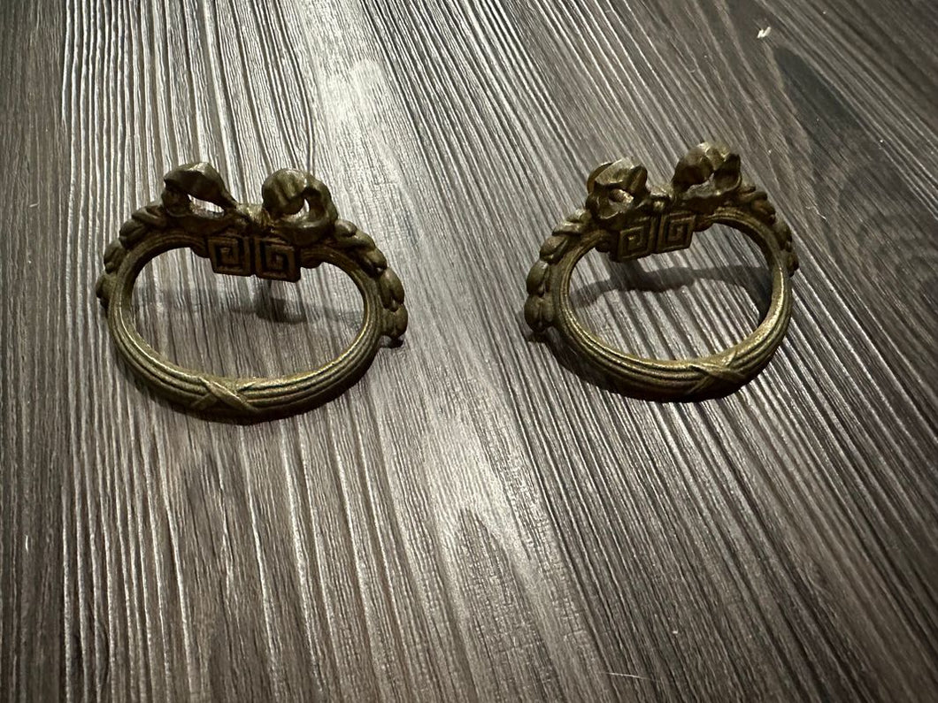 NA VGU 2 bow drawer knob pulls