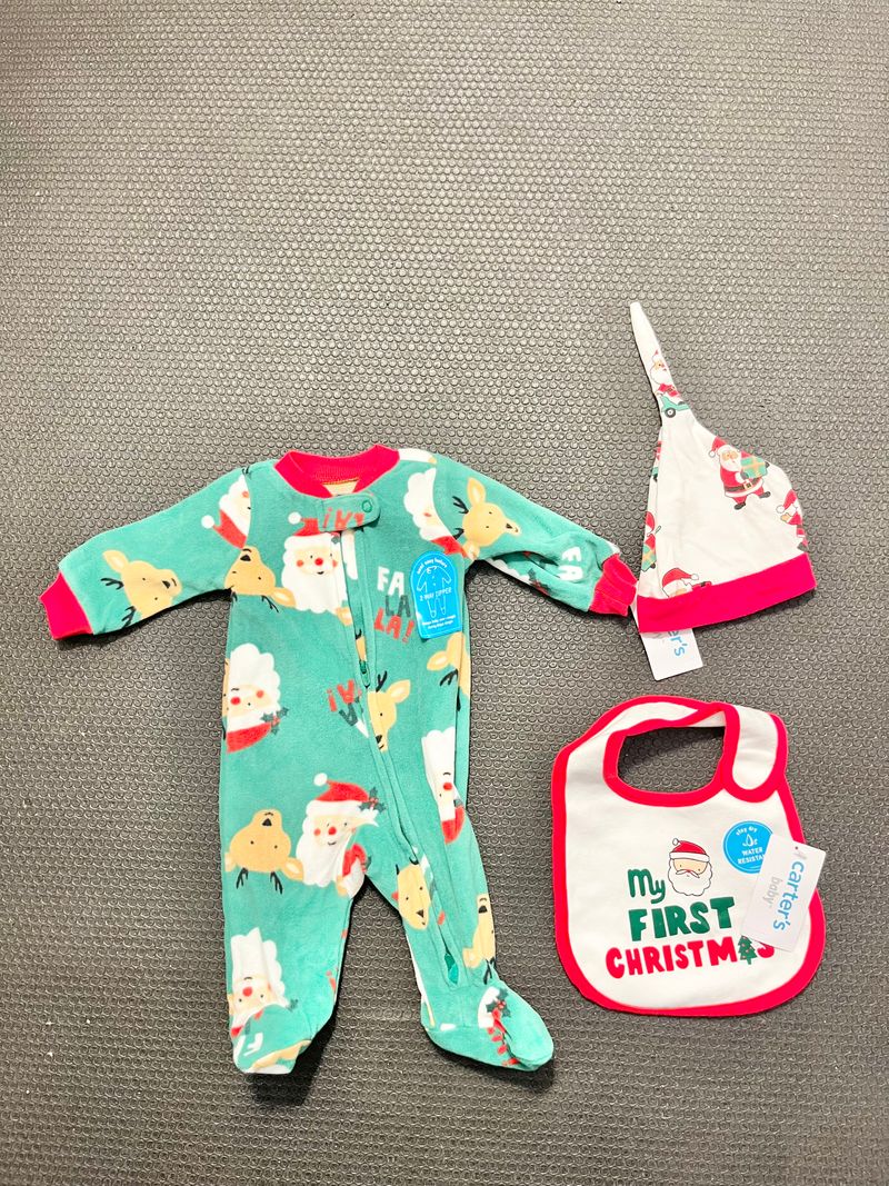 Carters Christmas pajamas outfit Nwt fleece 2 way zipper includes hat n bib Newborn