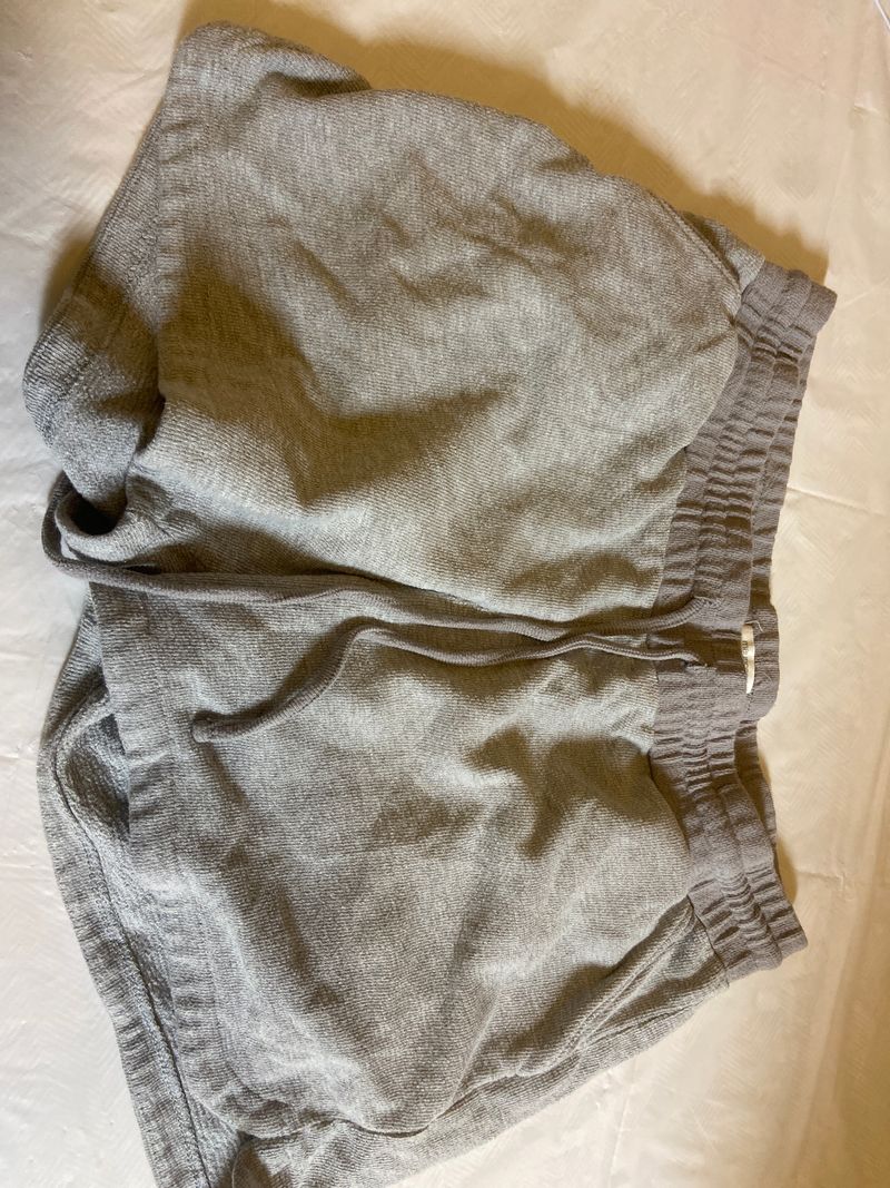 Maurices Size 0x grey shorts Women's - L