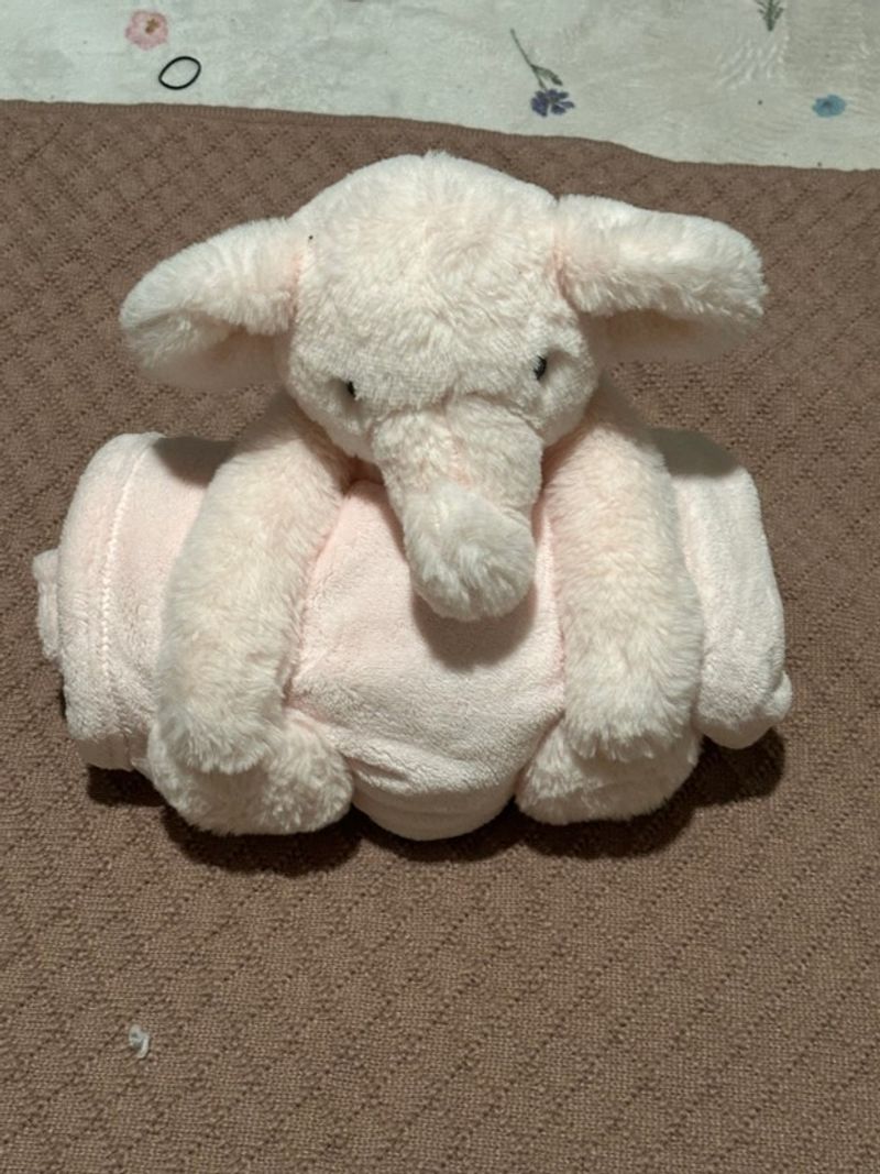 Cloud Island Elephant with pink blacket Blanket
