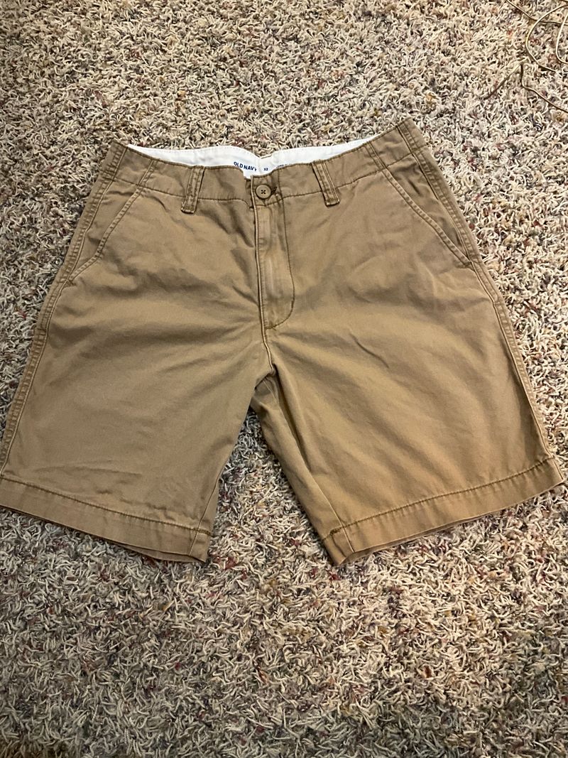 Old Navy Lived In Straight Khaki Shorts  32