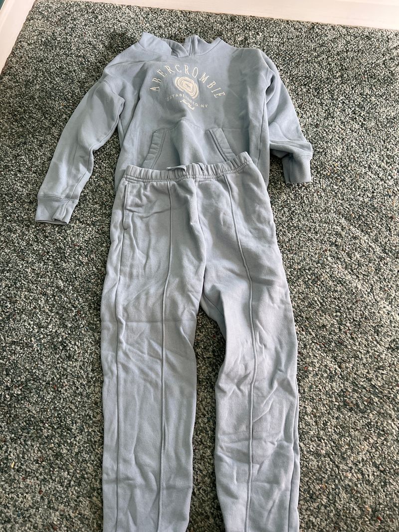 Abercrombie Girls blue sweatsuit 9